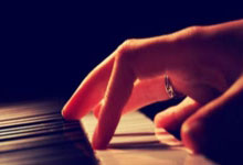 配资论坛线上:股票小额配资-家电三巨头半年考：格力独木难支 海尔美的多元破局